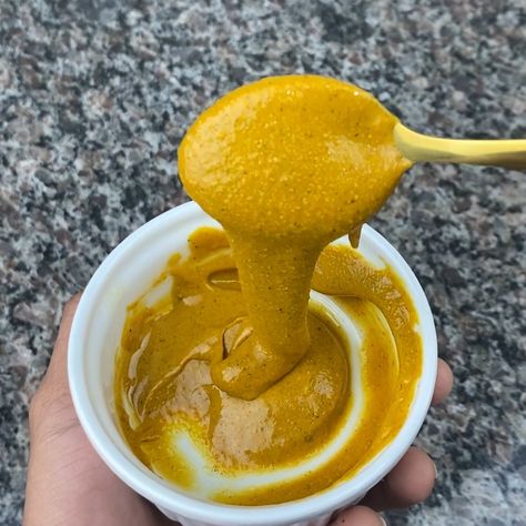 Honey And Turmeric Benefits, Tumeric And Black Pepper, Tiktok Hooks, Honey And Turmeric, Tumeric And Honey, Turmeric Paste, Throat Remedies, Sooth Sore Throat, Turmeric And Honey