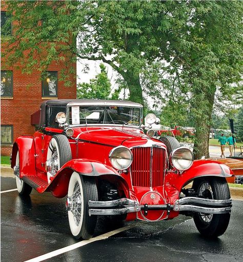 1931 Cord L-29 - (Auburn Automobile Company, Connersville, Indiana 1929-1937) Auburn Car, Retro Auto, Vintage Auto's, Automobile Companies, Old Classic Cars, Classy Cars, Classic Cars Vintage, Unique Cars, Retro Cars