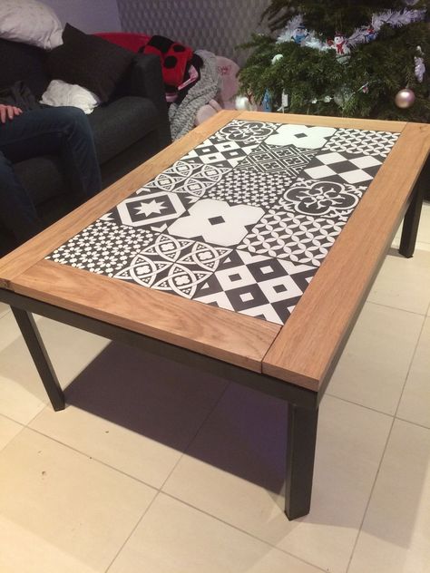 Diy Table With Tiles, Diy Coffee Table Ideas, Wood Patio Table, Tile Coffee Table, Tile Tables, Coffee Table Ideas, Coffee Table Makeover, Coffee Table Plans, Tiled Coffee Table