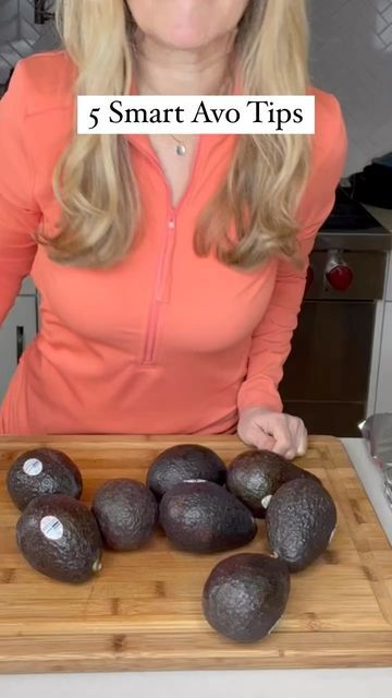 Veggies Only Meals, How To Save Avacodo, Ways To Use Avacodos, How To Pick Avocado, Snack Ideas Healthy, Keep Avocado Fresh, Keeping Avocado Fresh, How Do You Know When An Avacado Is Ready, Avocado Hacks