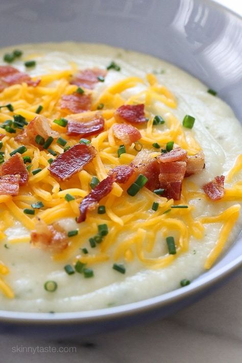 This slimmed down version of a loaded baked potato soup has everything you love about a baked potato – sour cream, cheddar, bacon and chives, at a fraction of the calories! Recipes Squash, Recipes Kale, Loaded Baked Potato Soup Recipe, Recipes Cabbage, Loin Recipes, Recipes Cauliflower, Baked Potato Soup Recipe, Recipes Cheese, Recipes Potato