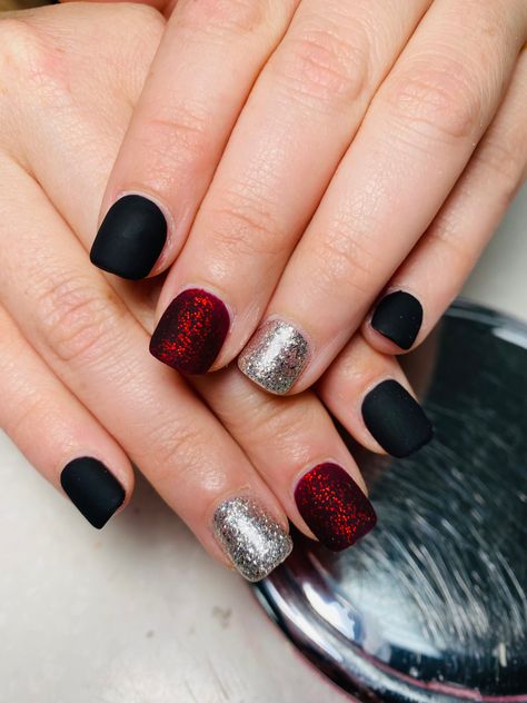 Vegas Nails Ideas Short, Nails Ideas Sparkle, Vegas Nails Ideas Sparkle, Vegas Nails Ideas, Football Nail Designs, Red And Silver Nails, Las Vegas Nails, Football Nails, Vegas Nails