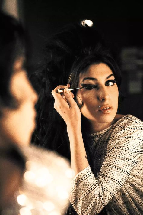 Amy Winehouse Makeup, Amy Winehouse Style, Amy W, Pete Doherty, Amazing Amy, Glam Punk, Tony Bennett, Mark Ronson, Kelly Osbourne