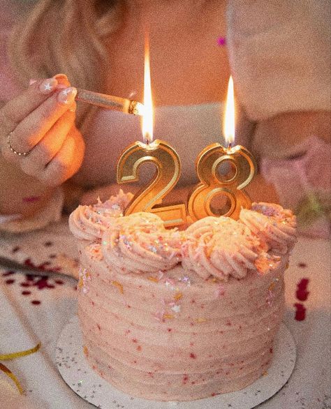 28th Birthday Ideas, 28th Birthday Cake, Aesthetic Birthday Cake, Happy 28th Birthday, 30th Birthday Ideas For Women, Aesthetic Birthday, Cute Birthday Pictures, Birthday Ideas For Her, 28th Birthday