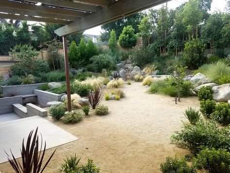 Native Desert Landscaping, Dg Backyard Landscape Design, Dg Backyard, Crushed Granite Landscape, Dg Landscaping, Xeriscape Backyard, Desert Patio, Decomposed Granite Patio, Gold Landscape