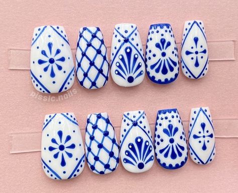 Talavera Nail Art Simple, Folk Nails Art, Mexican Embroidery Nail Art, Talavera Nails Nailart, Blue Talavera Nails, Tile Nail Design, Ceramic Nail Art, Blue And White Tile Nails, Otomi Nails