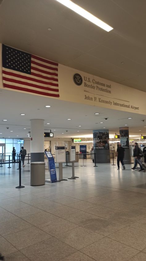 American Travel Aesthetic, Usa Airport Snapchat, America Vision Board, Jfk Airport New York Aesthetic, New York Airport Aesthetic, Jfk Airport Aesthetic, Usa Vision Board, Estados Unidos Aesthetic, America Airport