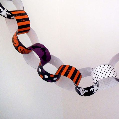 Paper Chain Ideas, Halloween Paper Chain, Halloween Games Activities, Decorations For Halloween, Chain Ideas, Free Printable Halloween, Halloween Creative, Halloween Party Decorations, Paper Chain