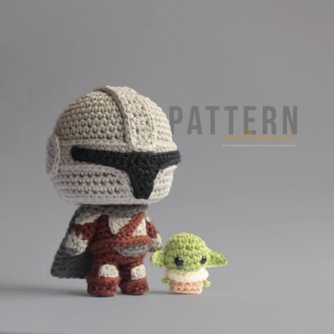 Todas las publicaciones • Instagram Crocheted Clothing, Star Wars Crochet, Confection Au Crochet, Crochet Stars, Fun Crochet Projects, Crochet Diy, Diy Crochet Projects, Bounty Hunter, Yarn Needle