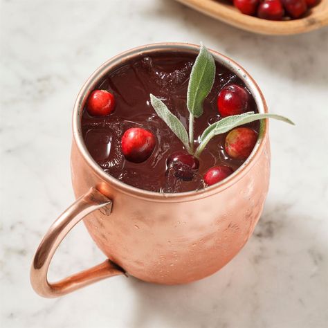 Cranberry Moscow Mule Breakfast Moscow Mule, Devotion Recipes, Cranberry Moscow Mule Recipe, Cranberry Mule, Turkey Side Dishes, Cranberry Moscow Mule, Cranberry Lemonade, Treat Making, Xmas Drinks