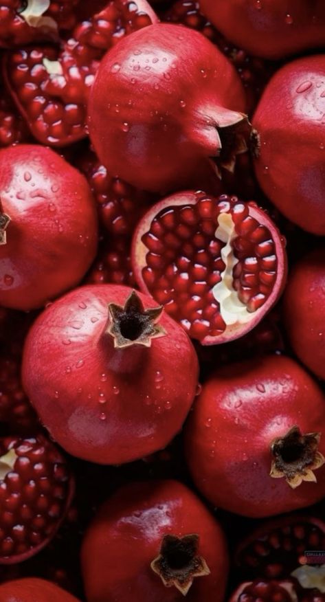 Pomegranate Aesthetic Wallpaper, Red Fruits Aesthetic, Granate Aesthetic, Pomegranates Aesthetic, Pomegranate Background, Pomegranate Aesthetic, Pomegranate Blossom, Pomegranate Wallpaper, Fruits Aesthetic