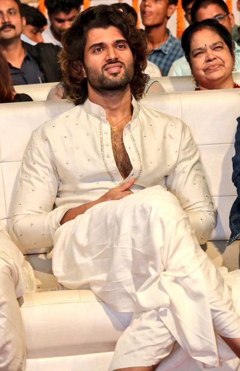 White Dhoti Kurta For Men, Suits Men Indian Wedding, India Fashion Men, Indian Wedding Clothes For Men, Casual Dress Shirt Men, Wedding Kurta For Men, Vijay Deverakonda, Kurta Pajama Men, Groom Dress Men