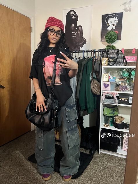 Long Jean Outfits, Afrocentric Outfits Street Styles, College Outfits Aesthetic Winter, Casual Fall Outfits Streetwear, Throwback Aesthetic Outfits, 192ssara Outfits, Demin Skirt Outfit Ideas, Baggy Clothes Aesthetic Women, Baggy Clothes Outfit Fall