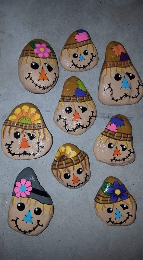 Scarecrow free hand painted rocks Rock Kunst, Scarecrow Painting, Stone Drawing, Fall Rock, Halloween Rocks, Painted Rocks Kids, Painted Rocks Craft, Painted Rocks Diy, Rock Painting Ideas Easy