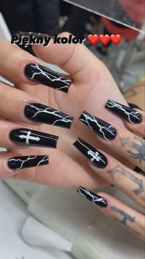 Rock Band Nail Art, Unghie Gangsta, G59 Nail Ideas, Black And Gray Nail Designs, Slipknot Nails, Street Style Nails, Emo Nails Acrylic, Dark Aesthetic Nails, Emo Nail Ideas