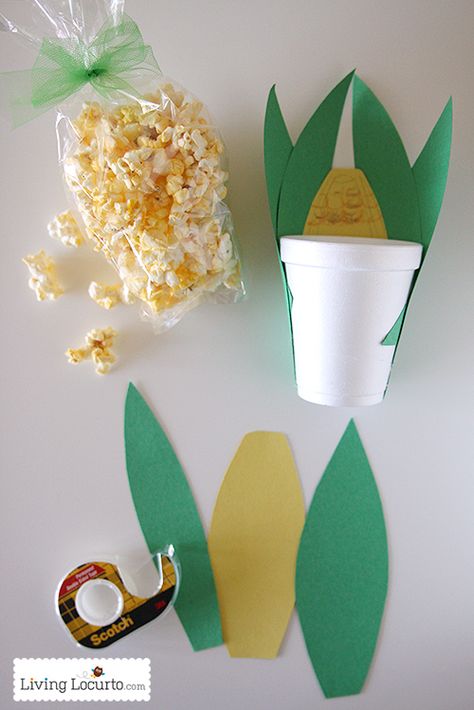 Corn Cob Crafts, Corn Activities, Halloween Paper Decorations, Popcorn Crafts, Thanksgiving Corn, Halloween Papercraft, Fall Party Favors, Halloween Mantel Decor, Themed Snacks