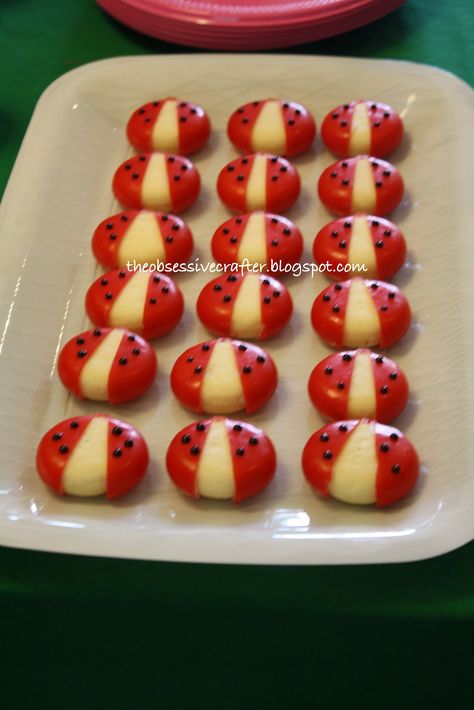 Baby Bel Cheese ladybugs The Obsessive Crafter: Party Planning: Isabel's First Birthday Ladybug Baby Shower, Ladybug Birthday Party, Baby Ladybug, Ladybug Birthday, Ladybug Party, Kids Party Food, Snacks Für Party, Birthday Food, Baby First Birthday