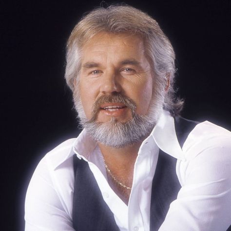 November 15, 1980: "Lady," written by Lionel Richie, becomes Kenny Rogers' only solo number 1 Hot 100 hit. Kenny Rogers Costume, Tug Mcgraw, Hot Country Songs, Charley Pride, Islands In The Stream, Kenny Rogers, Entertainer Of The Year, Country Music Videos, Country Pop