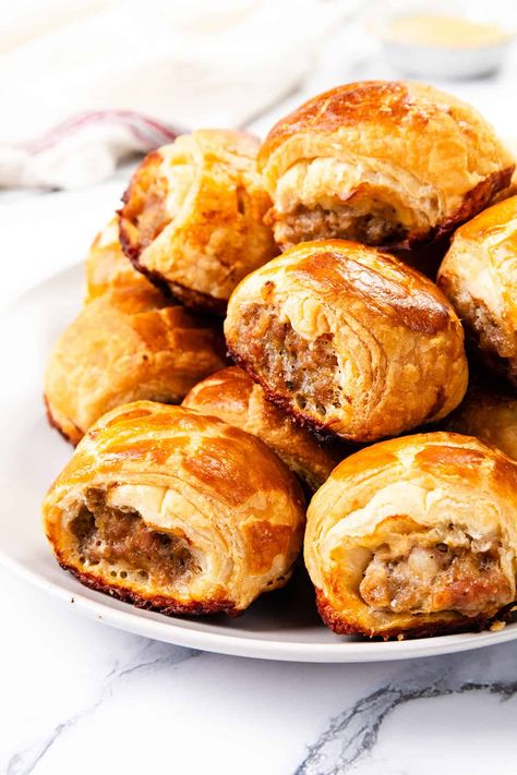 Sausage Pastry Rolls, South African Sausage Rolls, English Sausage Rolls Recipe, Sausage Pastry, Sausage Rolls Puff Pastry, Best Sausage Roll Recipe, Puff Pastry Sausage Rolls, Eggs Dishes, Roll Dough Recipe