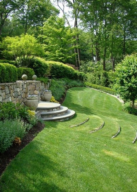 Growing Gardening: How to Make Your Grass Grow Faster Modern Country Landscaping, Drive Ways, Yoga Garden, Landscape Backyard, Terraced Backyard, Yard Area, Sloped Backyard, Stone Steps, Garden Stairs