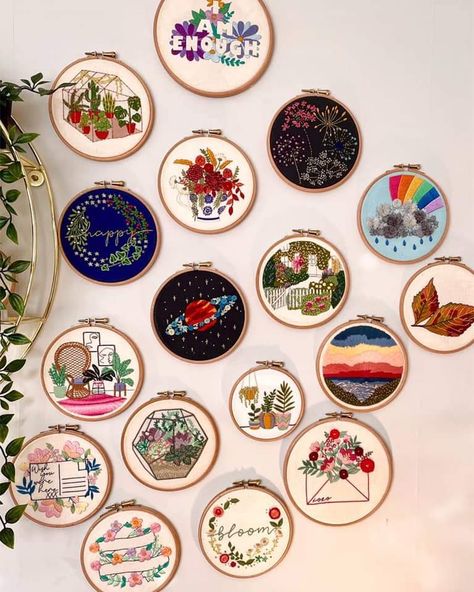 Frame Embroidery Wall Hangings, Renovate Apartment, Elegant Wreaths, Hoop Decor, Embroidery Hoop Decor, Bullion Embroidery, Indian Room Decor, Embroidery Hoop Crafts, Unique Gallery Wall