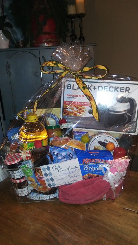 Breakfast Raffle Basket Ideas, Raffle Basket Ideas, Silent Auction Gift Basket Ideas, Basket Raffle, Auction Gift Basket Ideas, Breakfast Basket, Auction Baskets, Raffle Basket, Teacher Gift Baskets