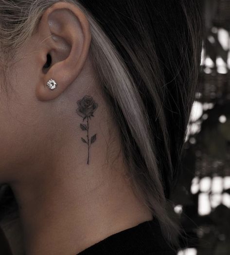 Tattoo Under Ear, Tattoo Ears, Rose Tattoo Behind Ear, Ears Tattoo, Rose Neck Tattoo, Flower Neck Tattoo, Tattoo Ear, Black Color Hairstyles, Tattoo Behind Ear