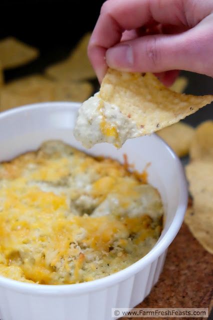 Easy Chile Relleno Dip http://www.farmfreshfeasts.com/2016/01/easy-chile-relleno-dip.html Chili Relleno Dip, Chili Relleno Dip Recipe, Stuffed Chili Relleno Recipe, Chile Recipe, Easy Chile, Vegetarian Dip, Green Chili Recipes, Warm Soup Recipes, Vegan Appetizers Recipes