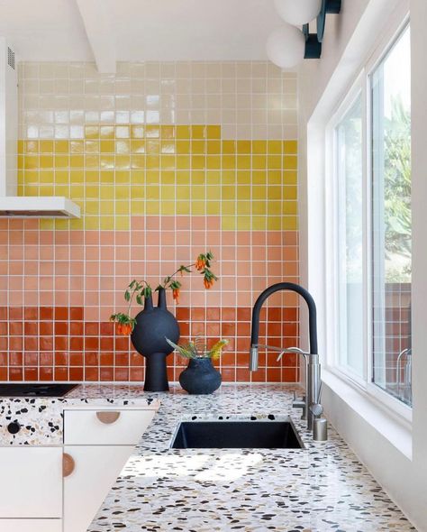 Fireclay Tile (@fireclaytile) • Instagram photos and videos Tiny U Shaped Kitchen, Terrazzo Counter, Colorful Kitchen Backsplash, Makeover Kitchen, Cabinets Makeover, Fireclay Tile, U Shaped Kitchen, Design 101, Tile Trends