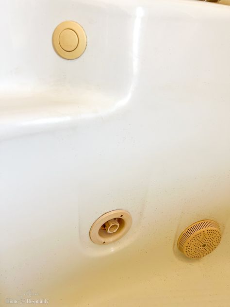 My honest first-hand experience trying to whiten yellow plastic tub jet parts using hair developer, plus easy steps for cleaning the internal plumbing of a jetted tub! Jet Tub Decor Ideas, Clean Jetted Tub, Remove Bathtub, Old Bathtub, Sally Beauty Supply, Jetted Bath Tubs, Clean Bathtub, Tub Cleaner, Bathroom Tub