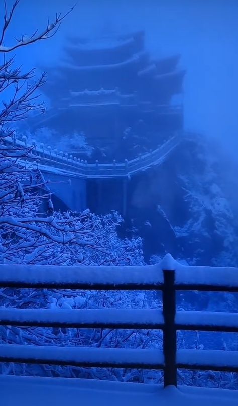 Winter Liminal Space, Japan Blue Aesthetic, Blue Snow Aesthetic, Perfect Blue Wallpaper, Blue Landscape Wallpaper, Blue Winter Wallpaper, Blue Winter Background, Blue Autumn, Blue Aesthetic Dark