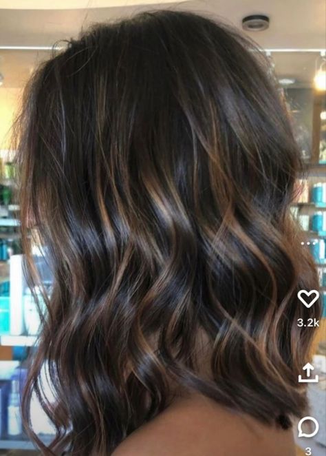 Simple Dark Hair Color Ideas, Brunette Highlights 2023, Brunette Hair Color With Highlights 2023, Medium Short Dark Brown Hair With Highlights, Brunette Low Lights Dark, Short Dark Hair Lowlights, Black Hair Short With Highlights, Dark Hair With Highlights 2023, Dark Brown Carmel Highlights Short Hair