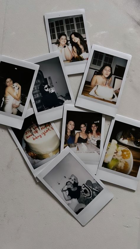 Instax Mini Ideas, Joana Marcus, Polaroid Photography, Instagram Stickers, Instax Photos, Wallpaper Instagram, Cute Birthday Pictures, Cute Birthday Ideas, Polaroid Pictures