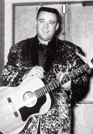 In MEMORY of The BIG BOPPER on his BIRTHDAY - Born Jiles Perry "J. P." Richardson Jr., American musician, singer, songwriter, and disc jockey. His best known compositions include "Chantilly Lace" and "White Lightning", the latter of which became George Jones' first number-one hit in 1959. Richardson was killed in a plane crash in Clear Lake, Iowa in 1959, along with fellow musicians Buddy Holly and Ritchie Valens, and the pilot Roger Peterson. Oct 24, 1930 - Feb 3, 1959 (plane crash) The Big Bopper, The Day The Music Died, Big Bopper, Memorial Items, Purple People Eater, 1950s Music, 1950s Rock And Roll, Famous Guitarists, 50s Music