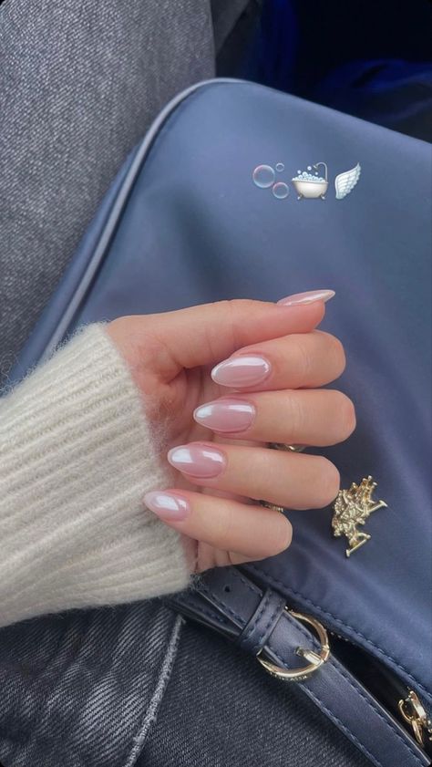 Feminine Nails, Nails June, Glossy Nails, Acrylic Nails Nude, Pearl Nail, Chic Manicure, Bridesmaids Nails, Light Feminine, Milky Nails