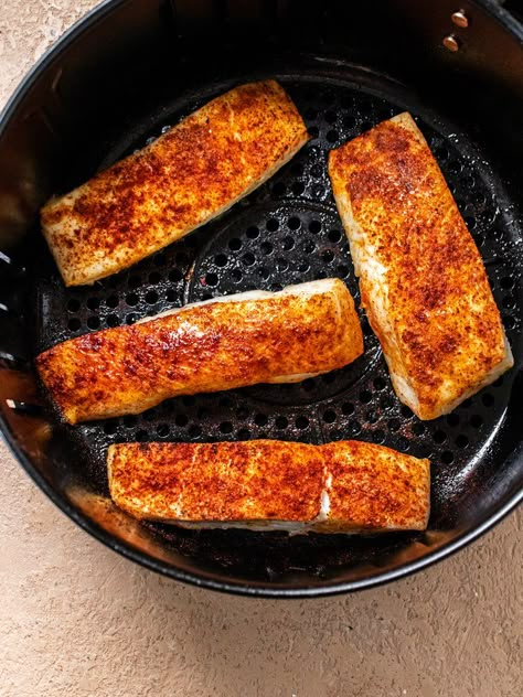 Air Fried Halibut Recipes, Fried Halibut Recipes, Halibut Air Fryer Recipes, Air Fryer Halibut Recipes, Fried Halibut, Smoked Halibut, Air Fryer Fish Recipes, Halibut Recipes, Air Fryer Fish