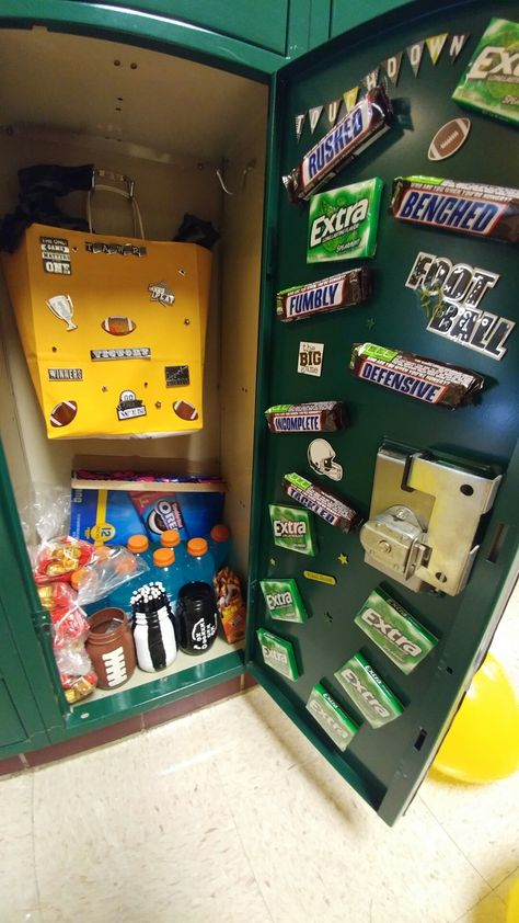 Football Player Locker Decorations, Football Locker Decorations Ideas, Decorating Football Players Lockers, Senior Football Locker Decorations, Decorate Football Locker Ideas, Homecoming Locker Decorations Football, Senior Football Locker Decorating Ideas, Football Locker Room Decorations Ideas, Senior Locker Decorations Ideas