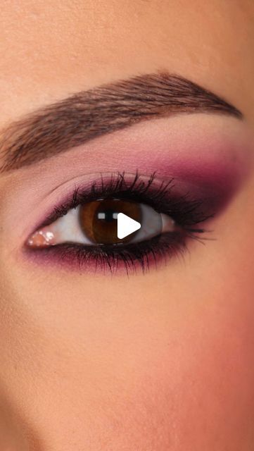 Magenta Eyeshadow, Pink Eyeshadow Look, Gothic Makeup, Pink Eyeshadow, Eyeshadow Looks, Eyeshadow Makeup, Makeup, Pink, Make Up