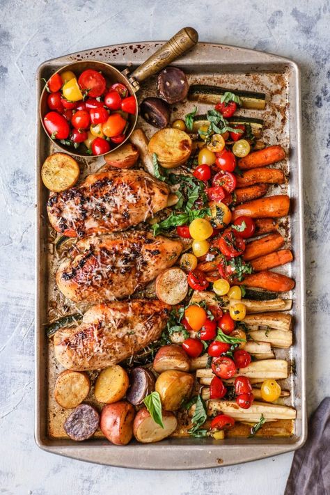 Sheet Pan Suppers, Sheet Pan Dinners Recipes, Bruschetta Chicken, Grilled Bread, Party Platters, Sheet Pan Dinners, Sheet Pan Recipes, Food Platters, Chicken Dinner