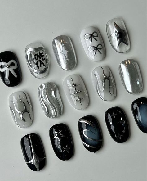 Y2k Nail Art Short Nails, Black Nails Y2k, Black Cateye Nails, Long Nails Ombre, Black Nails Summer, Nails Xiaohongshu, Nail Design Dark, Acubi Nails, Icicle Nails