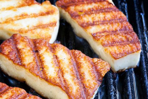 Grilled Cheese Sticks, Saganaki Recipe, Tefal Actifry, Actifry Recipes, Greek Recipes Dessert, Greek Cheese, Grilled Halloumi, Greek Desserts, Mozzarella Sticks