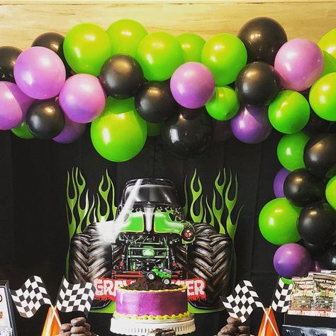 Main table decor- Grave Digger Monster Truck Party! Custom personalization for any event!!! Call us for your next Celebration 🎉 #PickPlanParty #MiamidadeParties #BrowardParties #MiamiPartyRental #BrowardPartyRental #CorporateParties #KidsParties #MiamiWeddings #MiamiEventPlanner #BrowardEventPlanner #PersonalizedParties #Balloons #PersonalizeIt #ItsAllInTheDetails #WeDeliver #gravediggerparty #monstertruck #monstertruckparty #Gravedigger Grave Digger Birthday Party, Grave Digger Monster Truck, Monster Truck Jam, Digger Party, Digger Birthday, Monster Jam Party, Monster Truck Party, Monster Trucks Birthday Party, Grave Digger