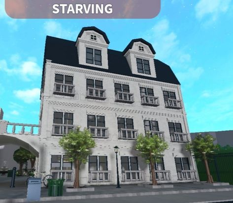 Bloxburg French Apartment, Realistic Bloxburg Apartment Exterior, Bloxburg Town Aesthetic, Paris City Bloxburg, City Inspo Bloxburg, Bloxburg Vampire House, Aesthetic Bloxburg Town, Paris Bloxburg Layout, Bloxburg Subway Station