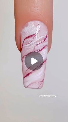 Nail Trend Design, Clear Acrylic Designs, How To Do Marble Nail Art, Nail Art With Foil Flakes, Marbal Art Nail Pink, Short Marble Nail Designs, Nail Art Trends 2024, Viral Nails 2024, Nohti 2024