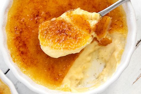 Maple Crème Brûlée - Seasons and Suppers Canadian Thanksgiving Recipes, Bread Pudding Recipes, Autumn Desserts, Baking Lessons, Cream Brulee, Creme Brulee Recipe, Brulee Recipe, Canadian Thanksgiving, Caramel Topping