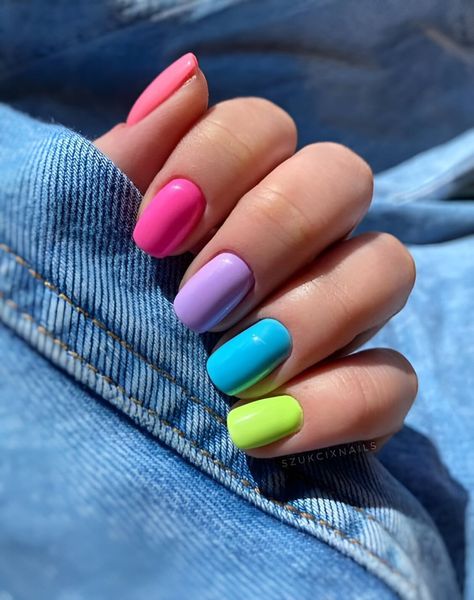 5 Colour Nails, Bright Nail Colours, Colourful Short Nails, Colourful Nails For Summer, Solid Colour Nail Ideas, Bright Colour Nails, Simple Bright Nails, Pink Purple Blue Nails, Multi Colour Nails