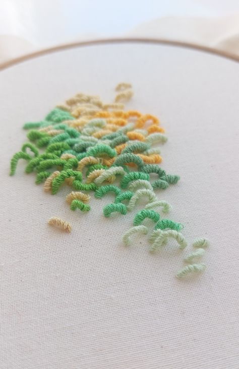 Embroidery Texture Stitches, Fabric Manupilation Ideas, 3d Embroidery Techniques, Textured Embroidery, Diy Moss, Clothes Embroidery Diy, Abstract Embroidery, Textile Art Embroidery, Beadwork Embroidery