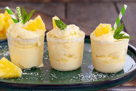 Easy Pineapple Sherbet Recipe: This Refreshing Pineapple Sherbet Recipe Is Cool, Creamy & So Easy to Make #30secondmom Pineapple Sherbet Recipe, Pineapple Sherbet, Sherbet Recipes, Dole Whip Recipe, Taco Bell Recipes, Pineapple Whip, Fast Food Items, Peanut Butter Sandwich, Refreshing Desserts