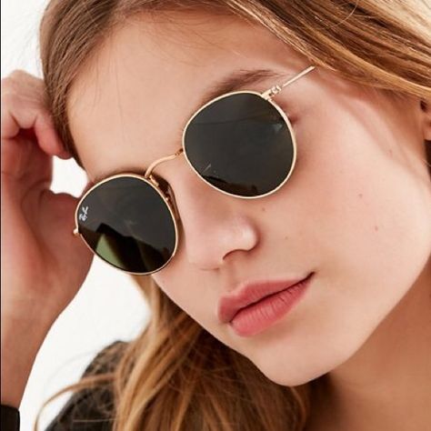 —SOLD—ROUND METAL CLASSIC RAY BANS Iconic Sunglasses, Ray Ban Round Sunglasses, Round Frame Glasses, Ray Ban Round Metal, Ray Ban Models, Round Metal Sunglasses, Round Ray Bans, Round Glasses Frames, Brow Bar