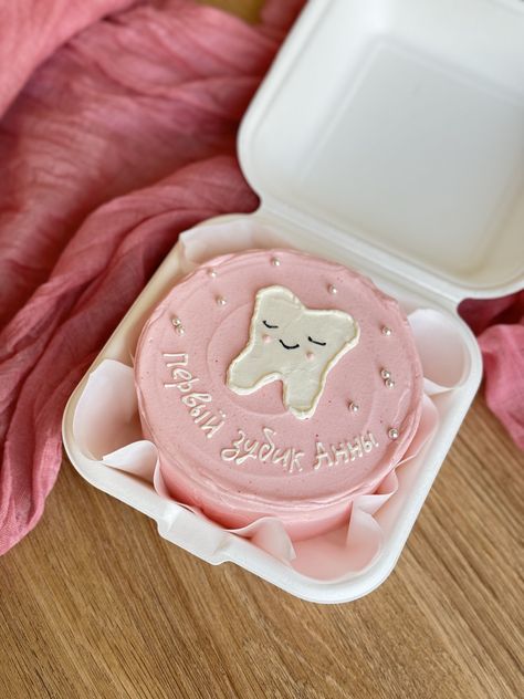 Bento Delight is an enchanting cake designed to celebrate your little one's first tooth in a joyful and memorable way. This delightful creation combines whimsical flavors and adorable decorations, making it the centerpiece of your baby's special day. Crafted with love and attention to detail, each layer is a treat for the senses, inviting friends and family to share in the excitement. First Tooth Cake, Teeth Cake, Dental Cake, Dentist Cake, 2025 Board, Tooth Cake, Small Birthday Cakes, Bento Cakes, Mini Tortillas